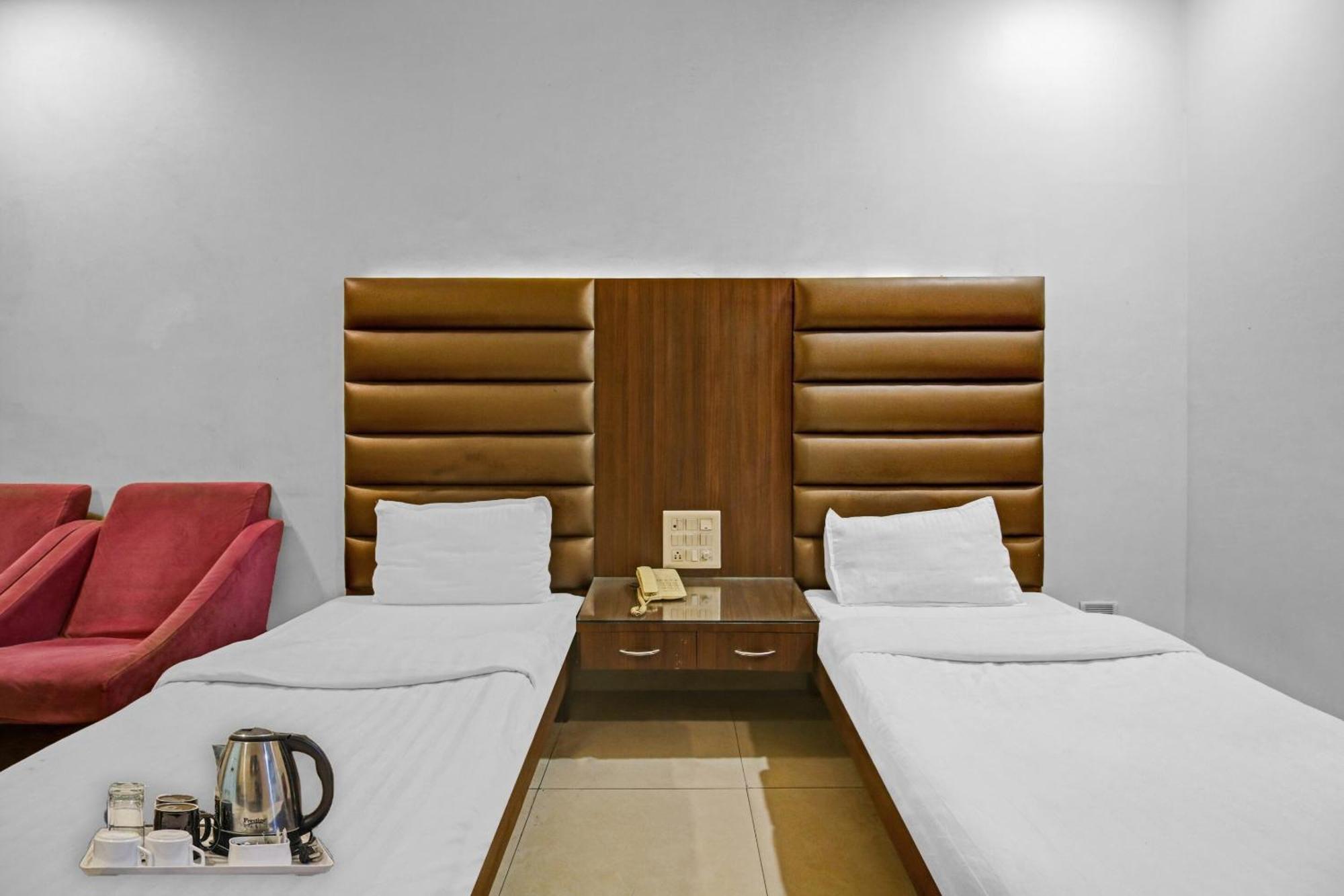 Hotel Collection O Surya Bhopal Exterior foto