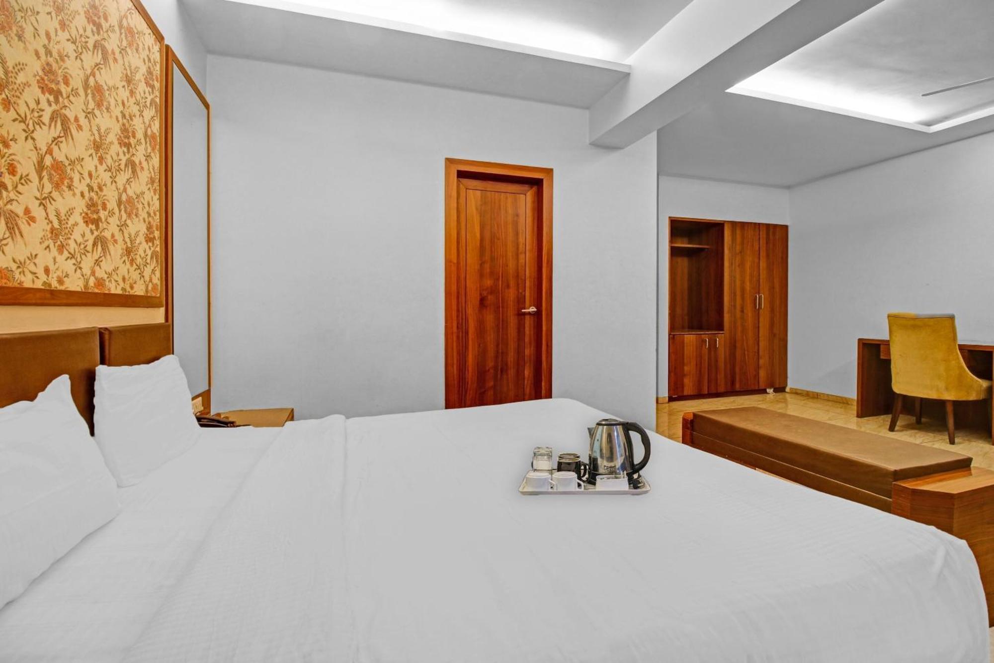 Hotel Collection O Surya Bhopal Exterior foto