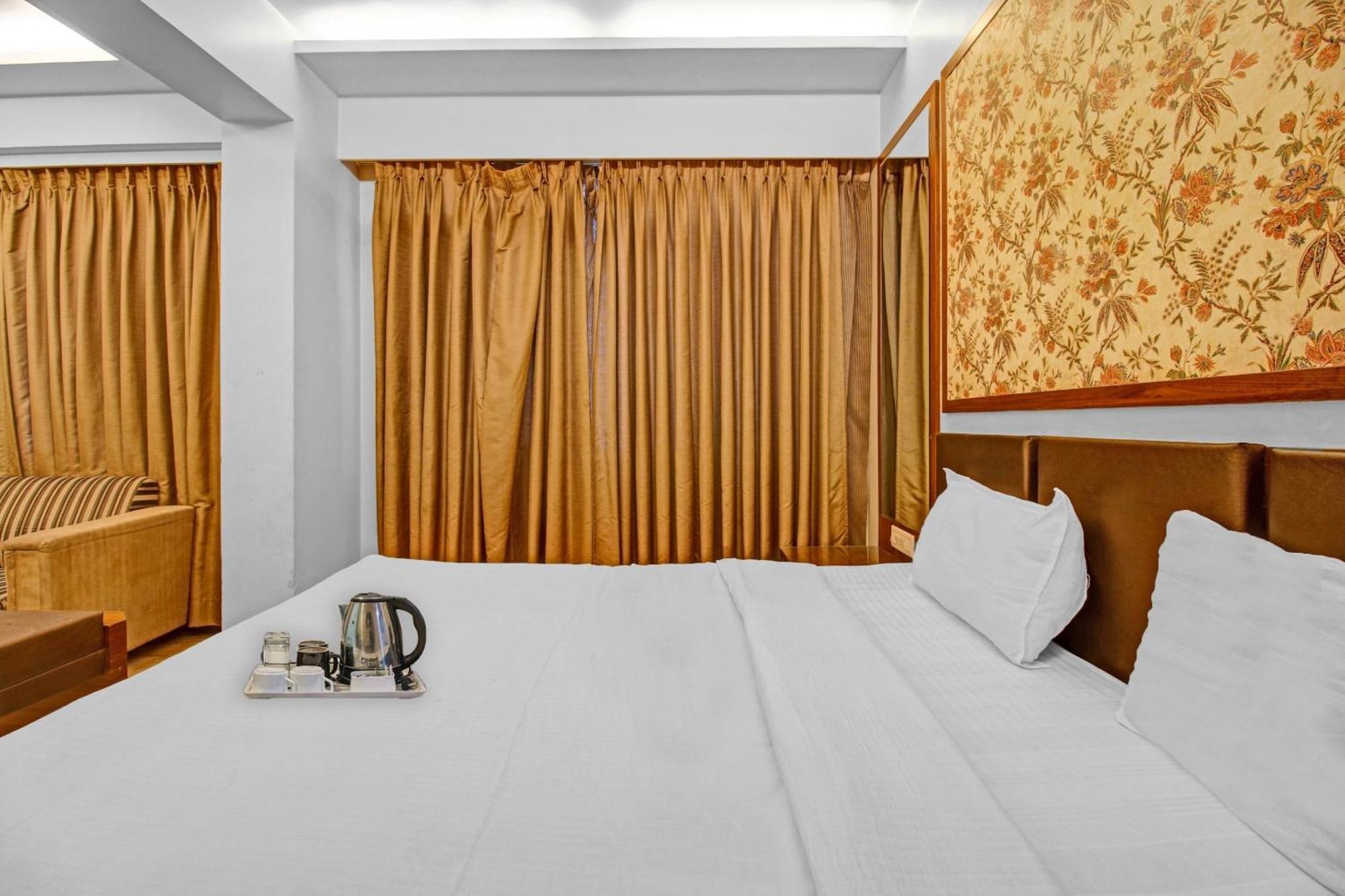 Hotel Collection O Surya Bhopal Exterior foto